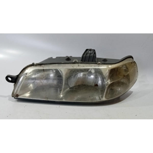 Farol Esquerdo Fiat Strada 2001 2002 2003 2004 / Detalhe