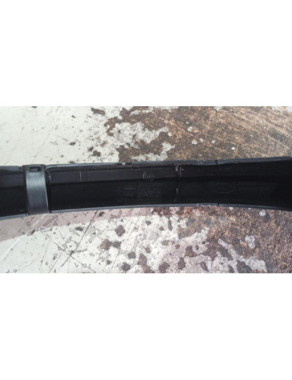 Moldura Flap Dobradiça Porta Malas Mercedes C300 2018