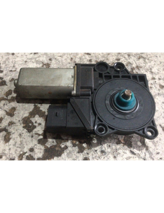 Motor Vidro Traseiro Direito Bmw 118i 2008