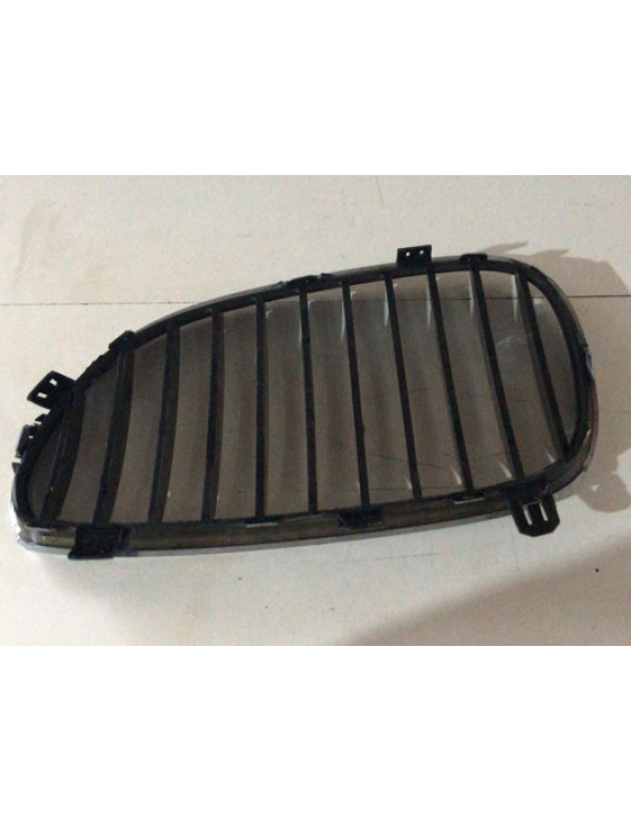 Grade Dianteira Direita Bmw M5 535 550 2002 - 2010 