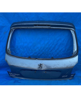 Tampa Traseira Peugeot 206 1999 A 2012 / Detalhe