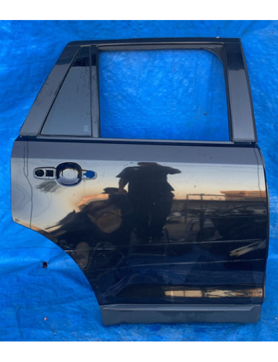 Porta Traseira Direita Ford Edge 2009 A 2014 / Detalhe