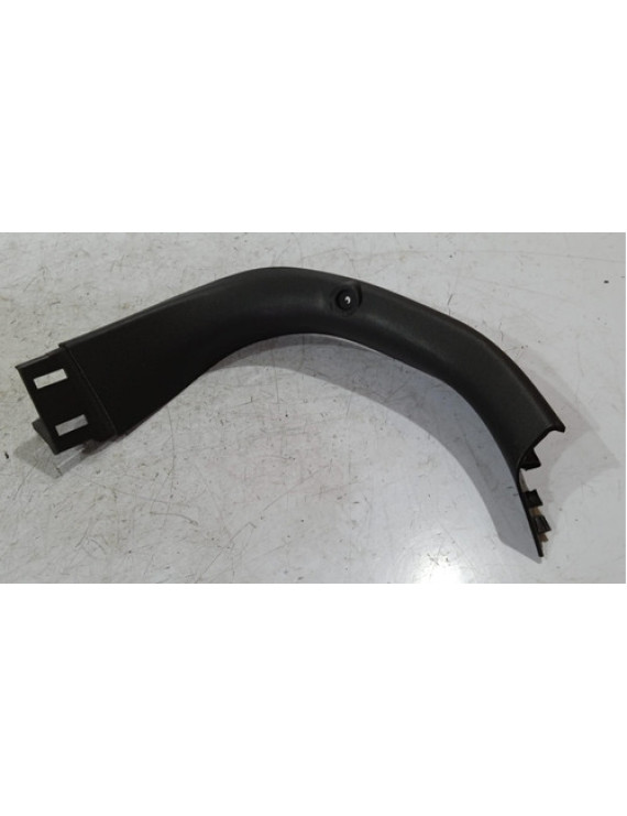 Moldura Esquerda Da Tampa Traseira Bmw 135 2015