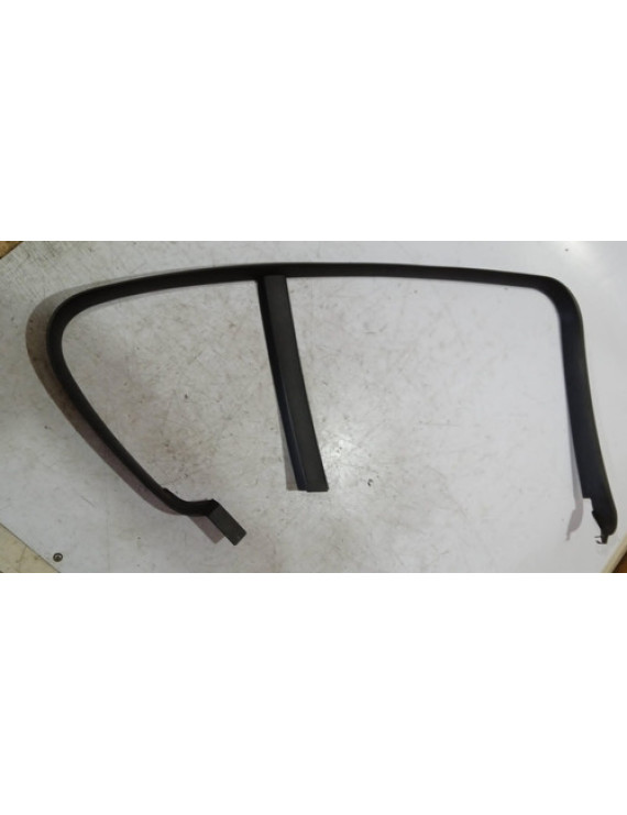 Moldura Arco Da Porta Traseira Esquerda Bmw 135 3.0 2015