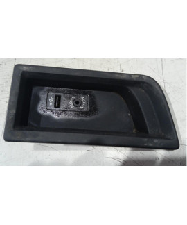 Moldura Com Entrada Auxiliar Usb Bmw 320i 2015