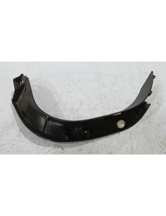 Moldura Esquerda Da Tampa Traseira Bmw 135 2015