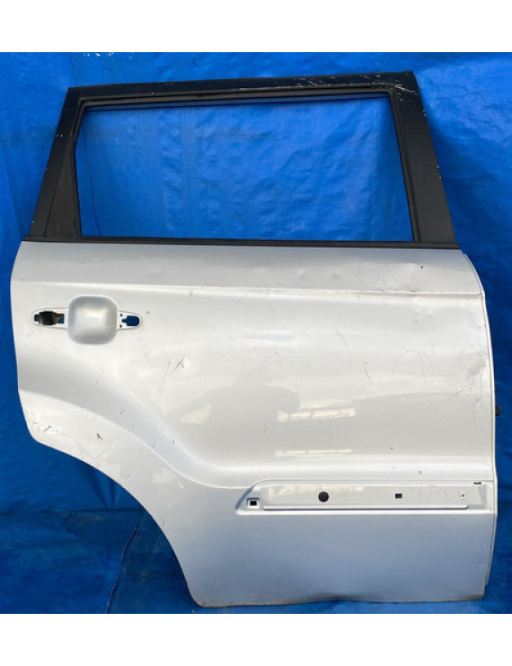 Porta Traseira Direita Kia Soul 2008 - 2014 / Detalhe 