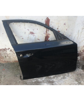 Porta Dianteira Direita Bmw 118i 2009 - 2011 / Detalhe