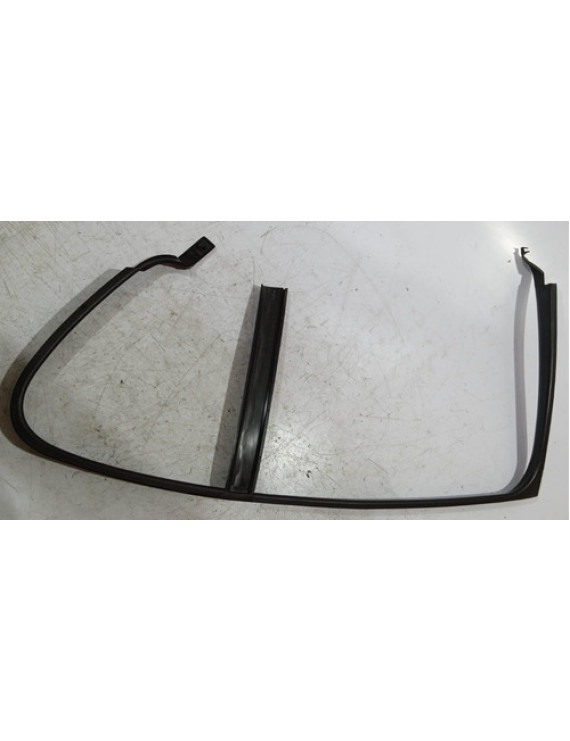 Moldura Arco Da Porta Traseira Esquerda Bmw 135 3.0 2015