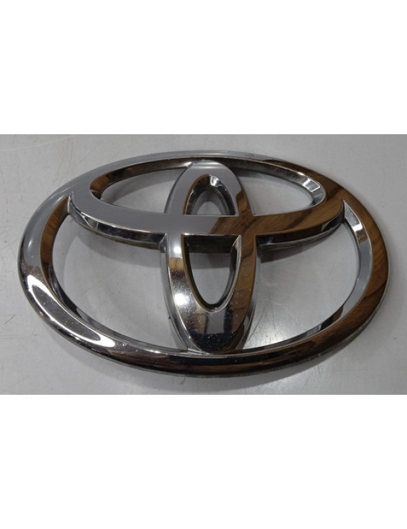 Emblema Grade Dianteira Toyota Corolla 2.0 2016 / Avaria