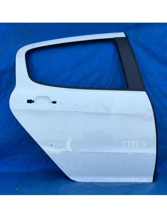 Porta Traseira Direita Peugeot 308 2011 A 2019 / Detalhe