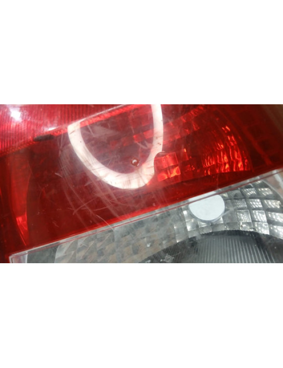 Lanterna Direita Astra Sedan 2003 - 2011 Detalhe