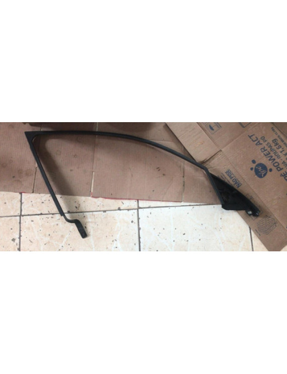 Moldura Porta Interna Dianteira Direita Bmw 118i 2010