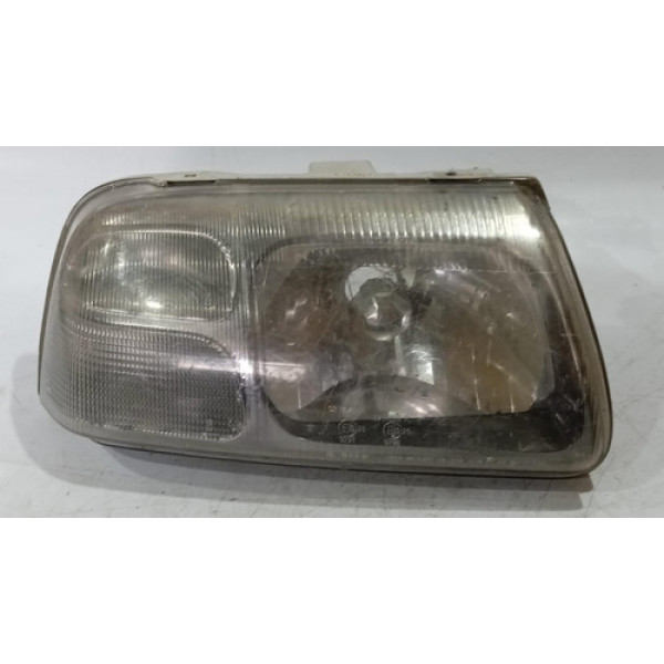 Farol Direito Suzuki Grand Vitara 1999 - 2005 / Detalhe