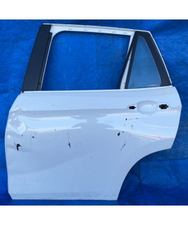 Porta Traseira Esquerda Bmw X1 2009 - 2015 / Detalhe