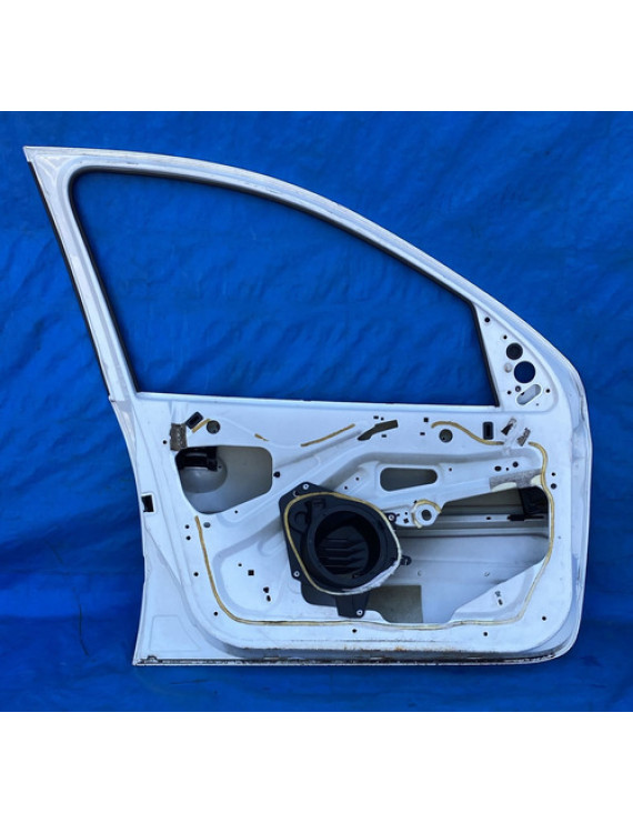 Porta Dianteira Esquerda Peugeot 206 207 1998 A 2008 Detalhe