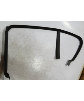 Moldura Arco Da Porta Traseira Direita Bmw 135 2015