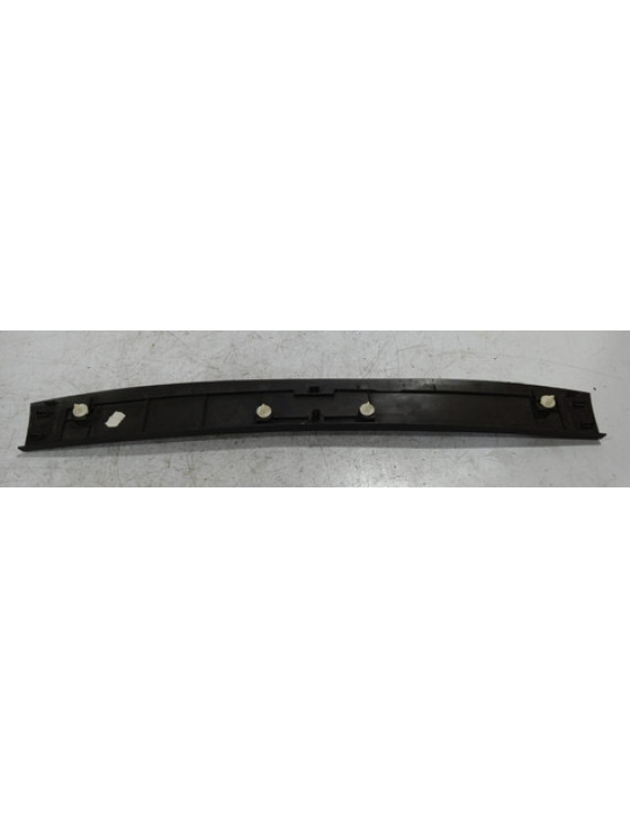 Moldura Superior Da Tampa Traseira Bmw 135 2015