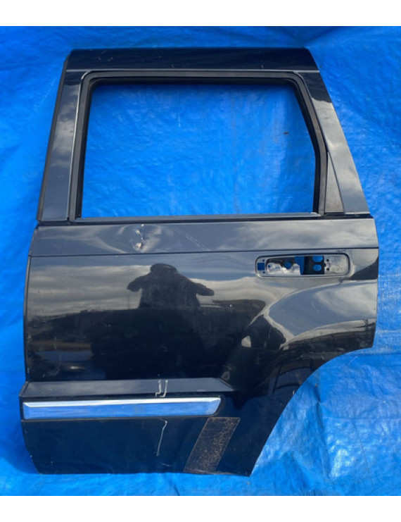 Porta Traseira Esquerda Grand Cherokee 2005 A 2009 / Detalhe