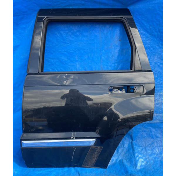 Porta Traseira Esquerda Grand Cherokee 2005 A 2009 / Detalhe