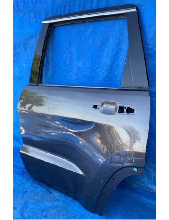 Porta Traseira Esquerda Grand Cherokee 2011 A 2016 Detalhe